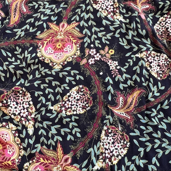 ⭐️ LOFT Long Sleeve Floral Nature Pattern Size: MP - Picture 8 of 10